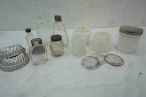 lot 92 image: Vintage Jars