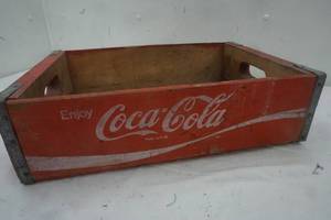 lot 154 image: Vintage Coca Cola Crate