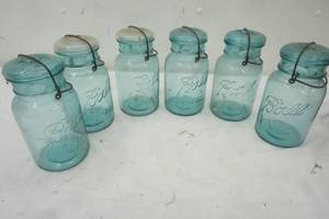 lot 165 image: Vintage Ball jars with covers