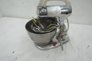 lot 167 image: Vintage Hamilton Beach mixer