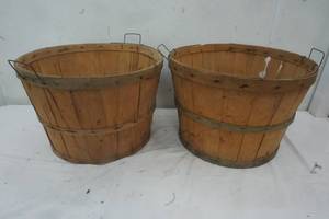 lot 169 image: Bushel baskets