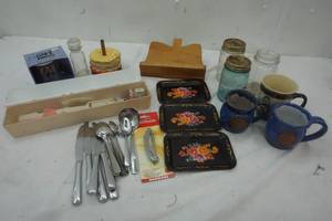 lot 197 image: Flatware, mugs, jars and drawer organizers
