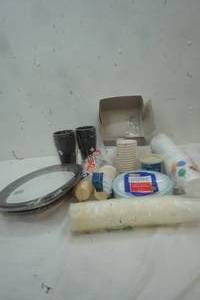 lot 199 image: Lot of paper products
