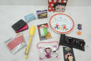 lot 202 image: Kids Plate, Betty Boop Souvenirs, Credit Card Holders, Tonka , Cup Covers and more