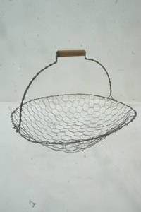 lot 211 image: Vintage Egg Basket