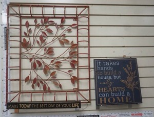 lot 223 image: Wall Decor Plaque, Picture & Leaf Art