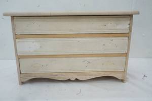 lot 228 image: Small Wood 3 drawer Storage