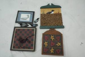 lot 232 image: Home Decor