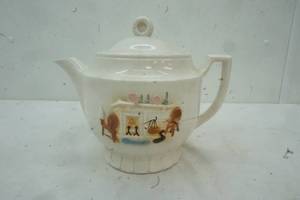 lot 301 image: Vintage Porcelain Tea Pot
