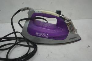 lot 305 image: Black & Decker Iron