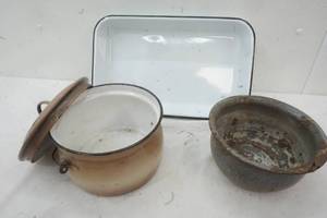 lot 307 image: Enamelware