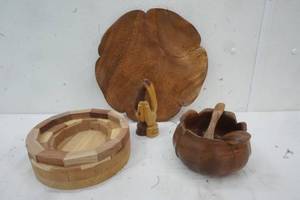 lot 310 image: Wood Decor