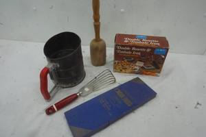 lot 334 image: Vintage Cookware Sifter, spatula, Rosette & Timbale Iron and more