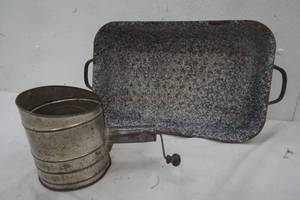 lot 357 image: Vintage Enamel Pan and Sifter