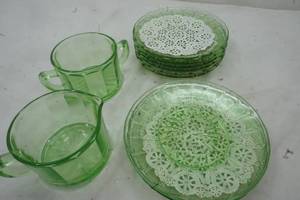 lot 362 image: Green Glassware Sugar & Creamer and 10 greenware saucers