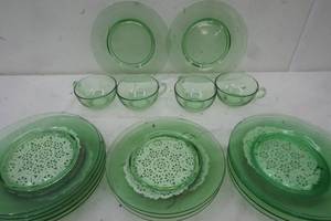lot 363 image: 15 Green Glassware Plates and 4 Tea Cups