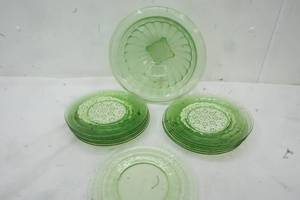 lot 387 image: 12 Green Glassware plates and Mixing bowl