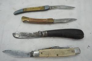 lot 394 image: Four pocket knives