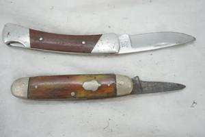 lot 404 image: Two vintage pocket knives