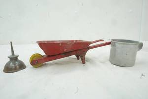 lot 422 image: Vintage metal items, oil can and other