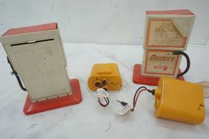lot 424 image: Vintage Juice Machine toys
