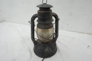 lot 435 image: Vintage Electric Lantern