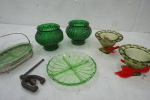 lot 438 image: Green Glassware