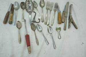 lot 445 image: Vintage Silverware