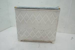 lot 454 image: Wicker Hamper