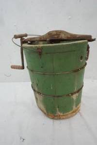lot 468 image: Vintage Ice cream Maker