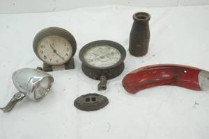 lot 472 image: Vintage Pieces, Cast Iron jug, Iron, Vintage bike fender and more