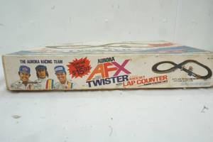 lot 476 image: Vintage Kids Toy AFX Race Track (cars not included)