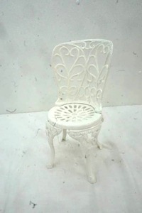 lot 486 image: Cast iron Decor Chair 12 tall