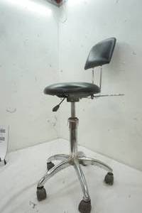lot 500 image: Adjustable Rolling Chair with holder