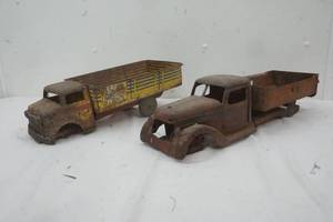 lot 514 image: Vintage Buddy L Truck Frame, Vintage Intercity Tuck