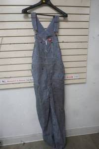lot 531 image: Dickies overalls
