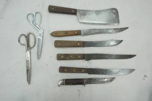 lot 545 image: knives