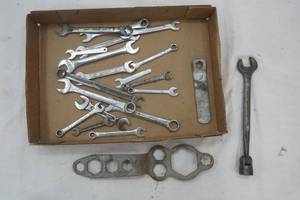 lot 553 image: wrenches