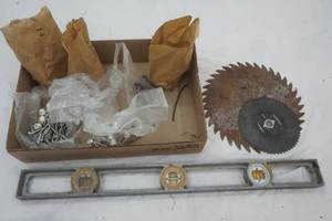 lot 572 image: saw blades