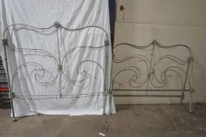 lot 578 image: vintage bed