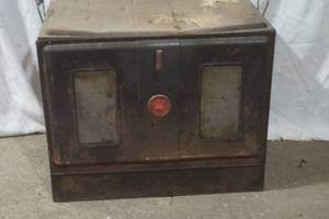 lot 579 image: vintage pie warmer