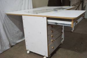 lot 583 image: sewing table