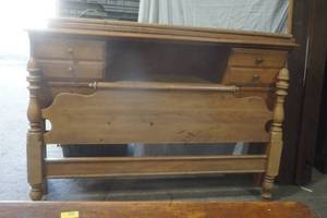 lot 590 image: bed frame