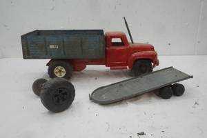 lot 449 image: Vintage Toys