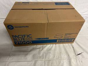 16 Packs of Multifold 2-Ply Paper Towels