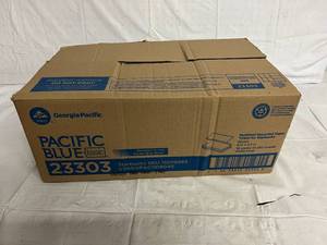 16 Packs of Multifold 2-Ply Paper Towels