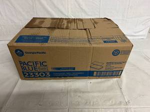 16 Packs of Multifold 2-Ply Paper Towels