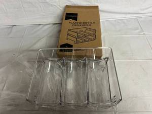 2 Plastic Bottle Organizers