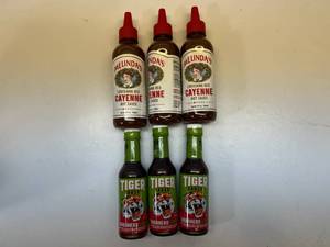 JJ. 3x Louisiana Red Cayenne Hot Sauce & 3x Tiger Hot Sauce
