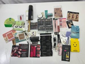 Make up & Nail Polishes